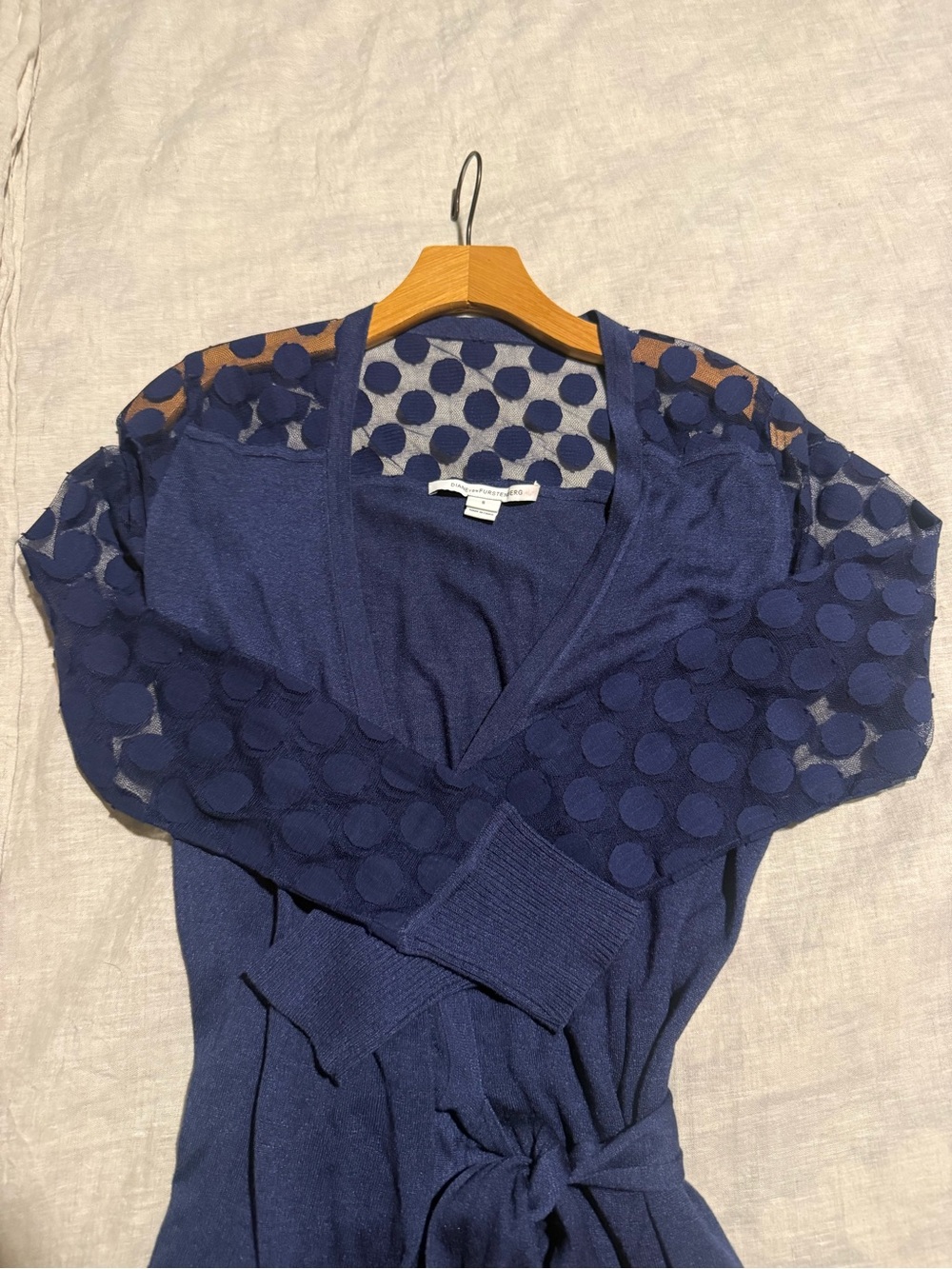 Diane Von Furstenberg Navy Polka Dot Sleeve Wrap - Picture 2 of 3
